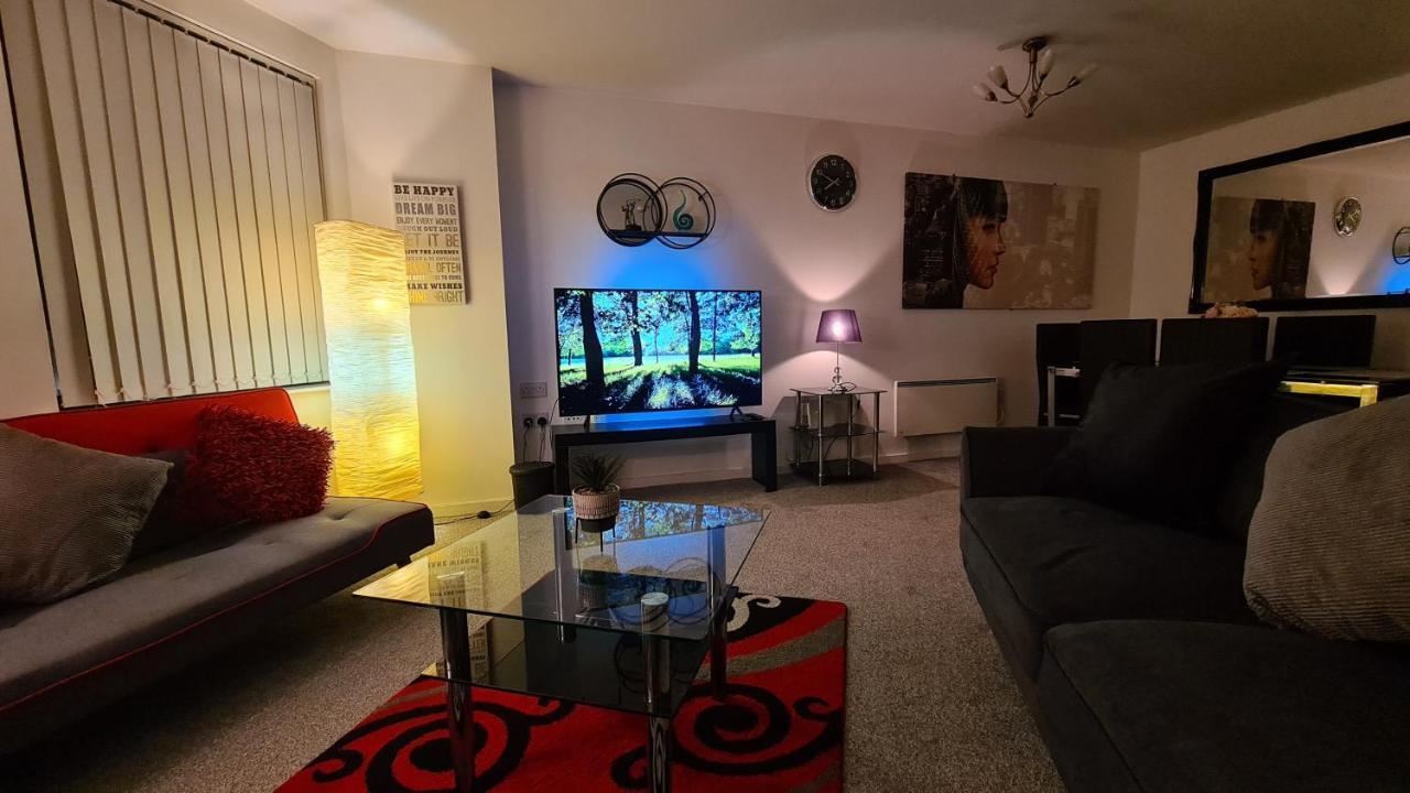 Luxury 2 Bed Apt With Free Wi-Fi & Parking Манчестър Екстериор снимка