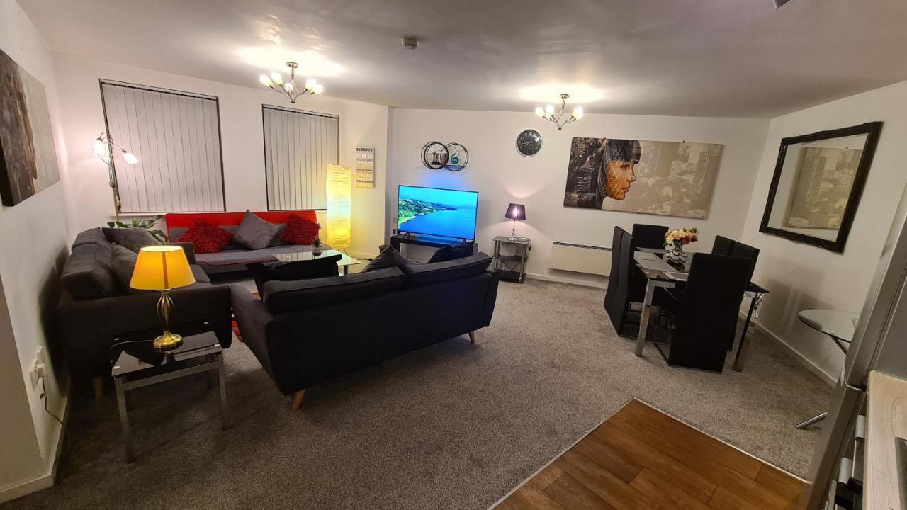 Luxury 2 Bed Apt With Free Wi-Fi & Parking Манчестър Екстериор снимка