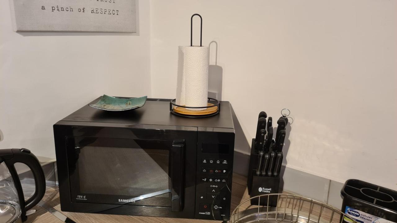 Luxury 2 Bed Apt With Free Wi-Fi & Parking Манчестър Екстериор снимка